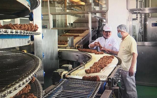 最美勞動者&mdash;&mdash;張賓松：麻花一轉一擰 編織夢想之花