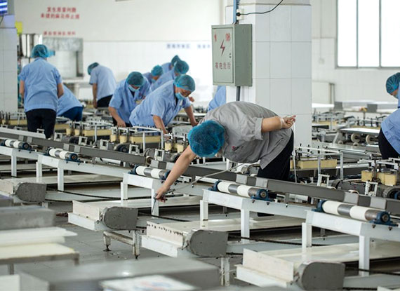 用技術赢得市場、以服務赢得客戶、用誠信赢得口碑