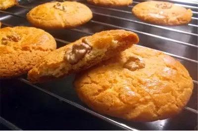 一滴淚，一個硬漢，一個桃酥...